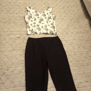 Scarlett brand womens 2 piece capri pants & top size 13/14 NWT